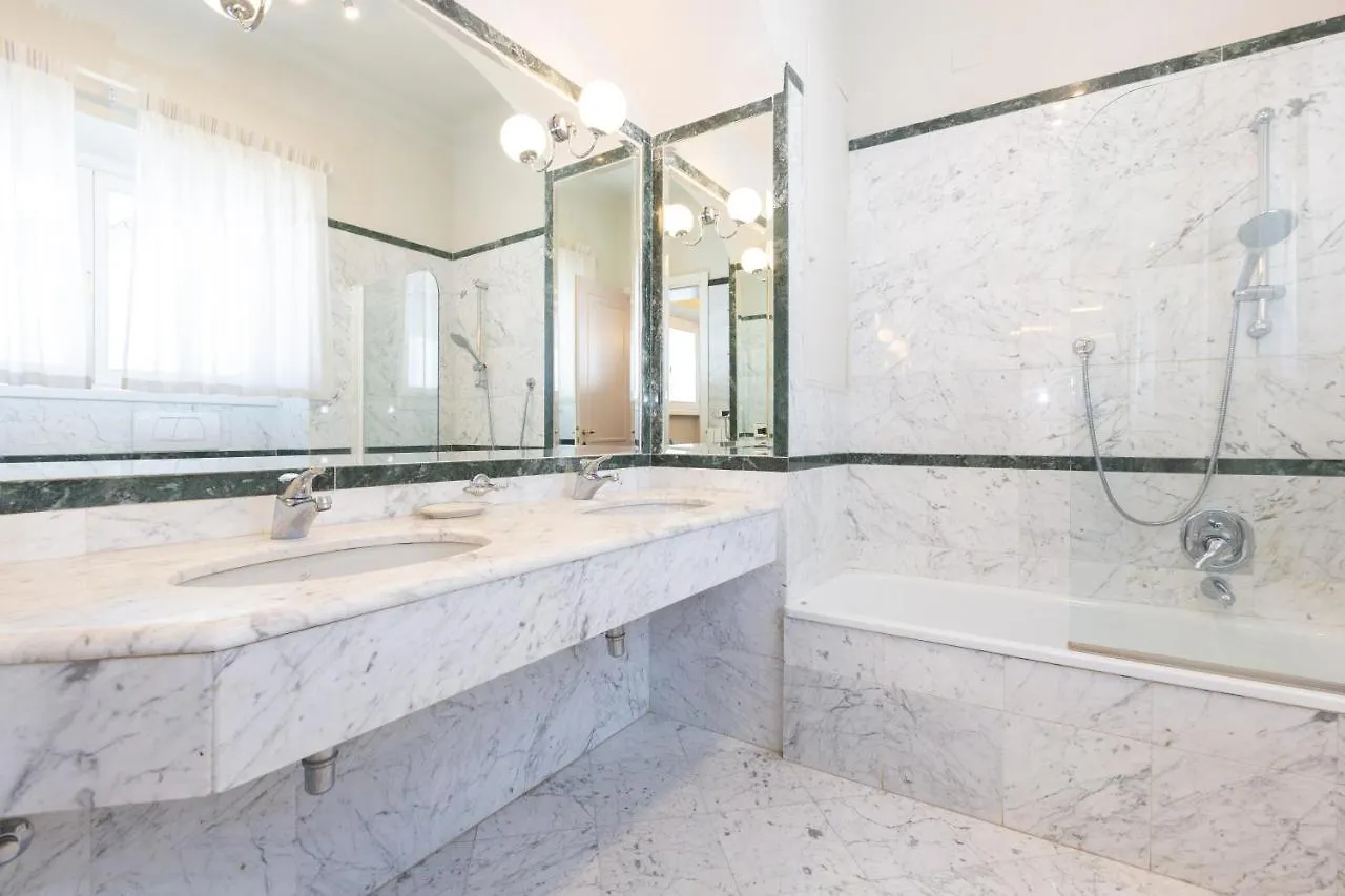 Villa Tortorelli Florencia 3*,